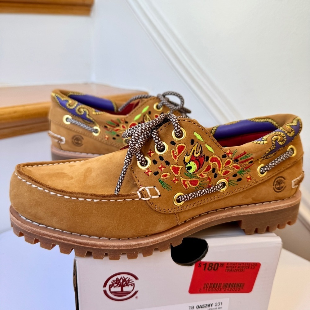 NWT Timberland x CLOT 3-Eye Boat Shoe Embroidered Hand-sewn tan brown loafers